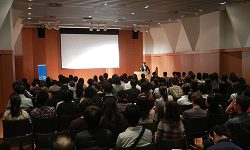 第6回UNHCR難民映画祭（2011年）では青山学院大学のご協力ではじめてアスタジオを上映会場として使用させていただきました。/ First screening at Aoyama Gakuin Astudio in 2011 (6th)